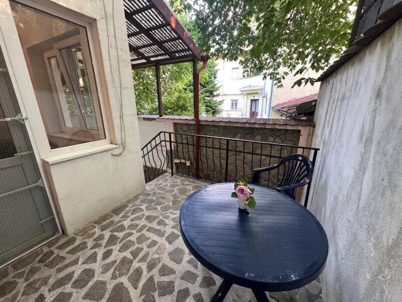 Trei camere, apartament boem pe o intrare linistita.